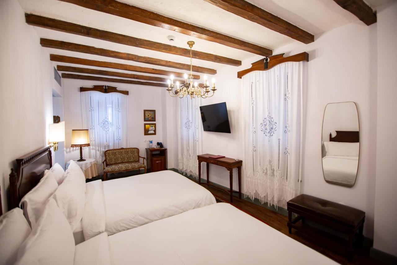 Vila Ebel Hotel Pool & Spa 코르처 외부 사진
