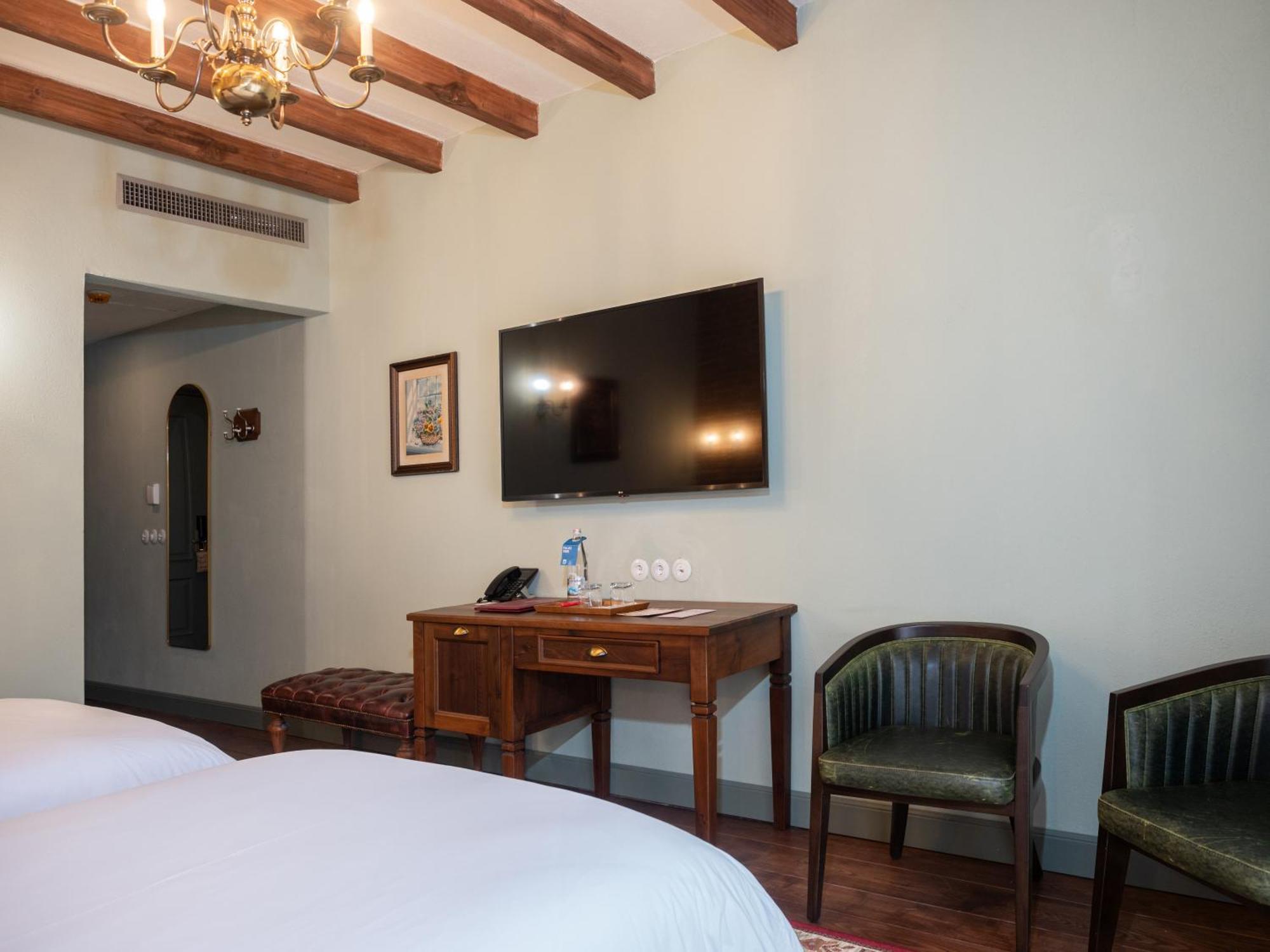 Vila Ebel Hotel Pool & Spa 코르처 외부 사진