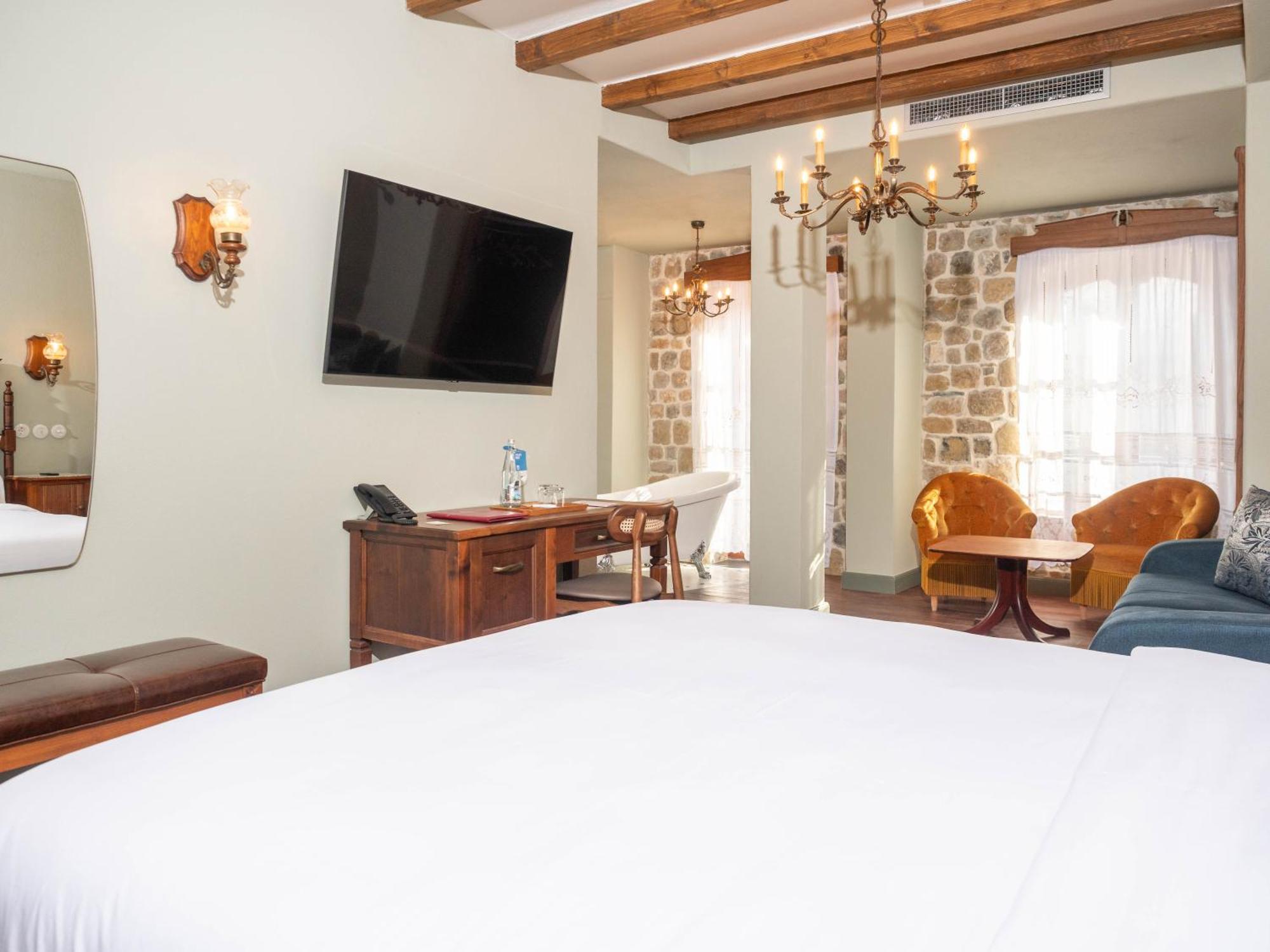 Vila Ebel Hotel Pool & Spa 코르처 외부 사진