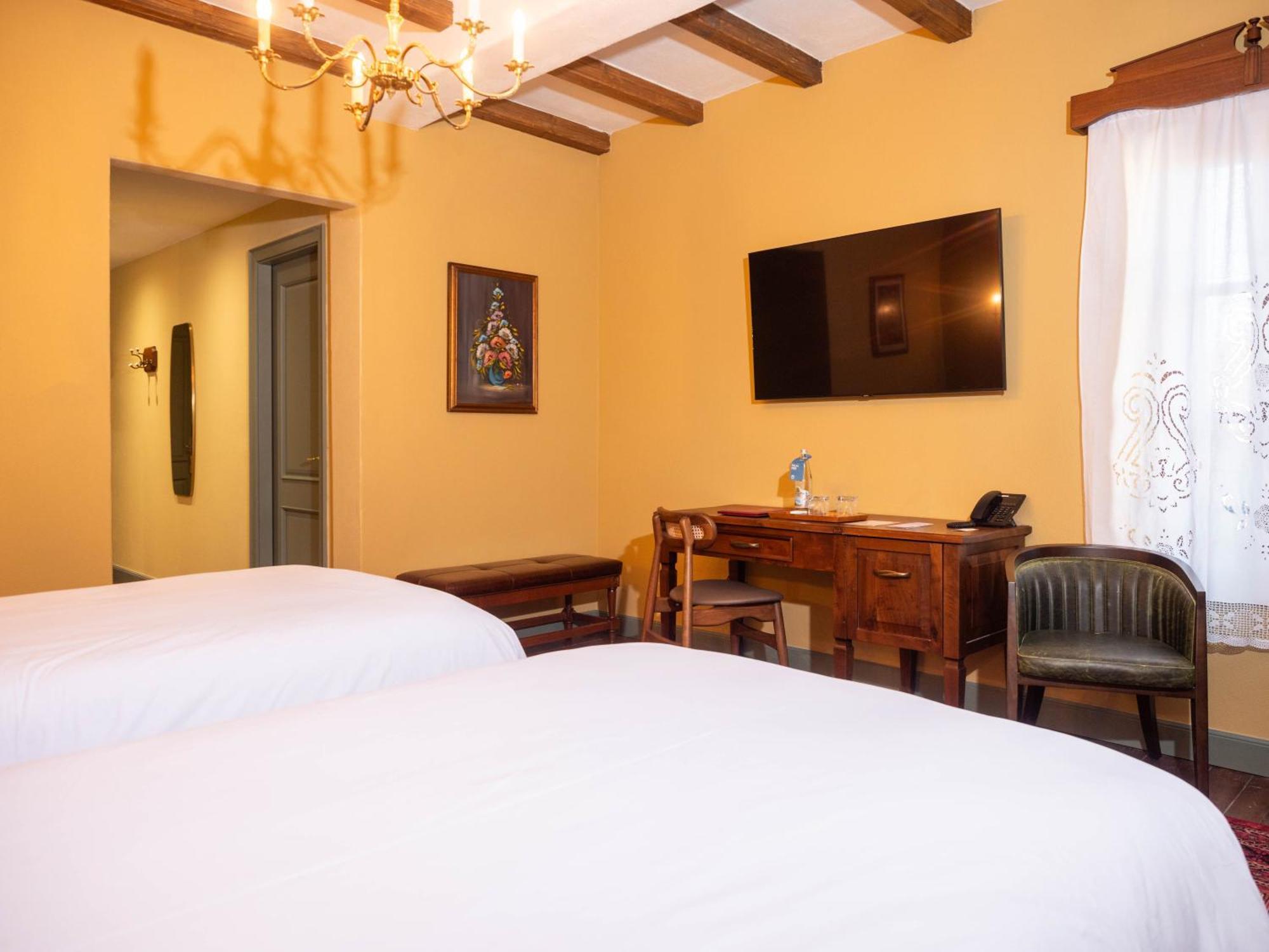 Vila Ebel Hotel Pool & Spa 코르처 외부 사진